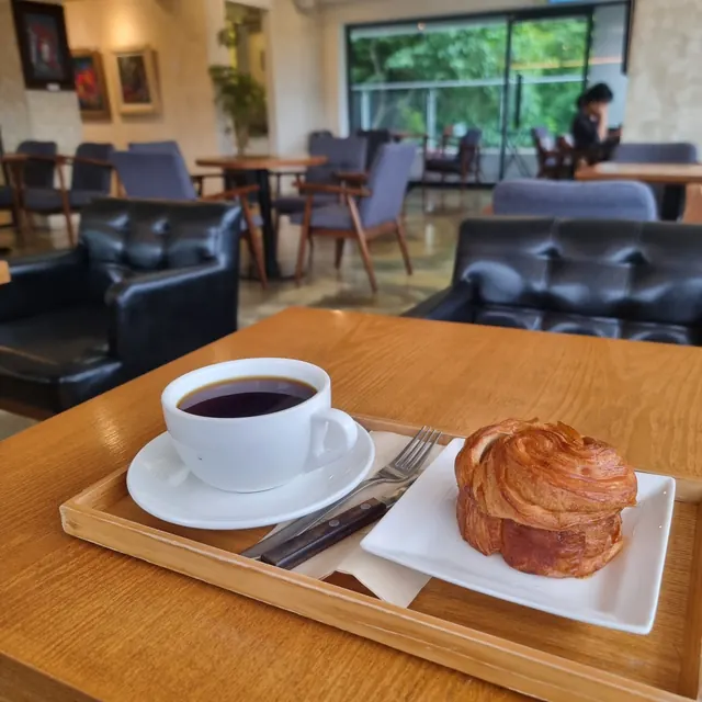 Café y medialunas